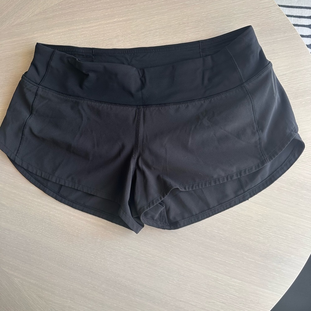 Lululemon Shorts - Speed Up Low Rise 2.5” Size 6
